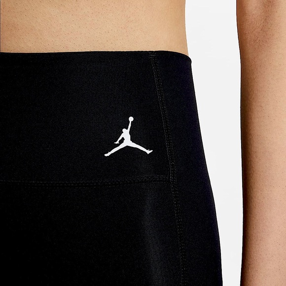 Jordan Women's Mid-Rise Utility Biker Basketball Long Shorts - Picture 3 of 11